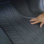 Najboljša zaščita za notranjost vašega jeklenega konjička gumijaste preproge za avto